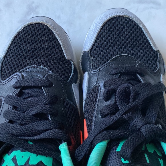 Nike - Picture 6 of 7